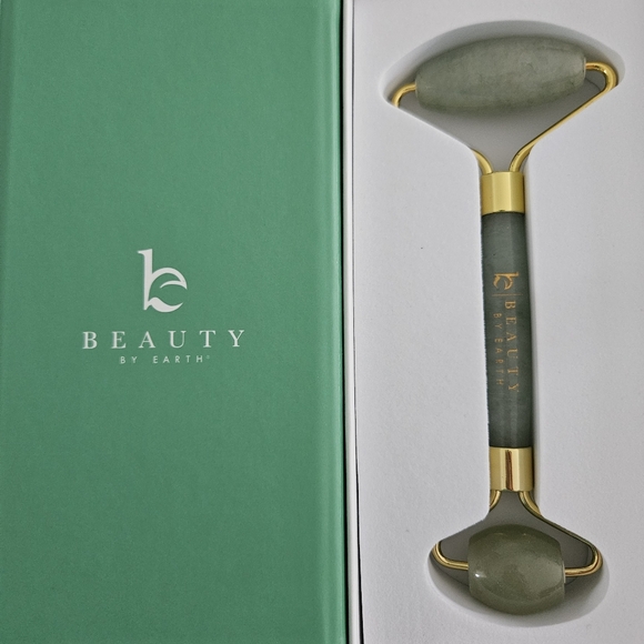Beauty by Earth Bundle...Jade Roller plus pkg of 2 Exfoliating Loofahs...NEW - Picture 3 of 3